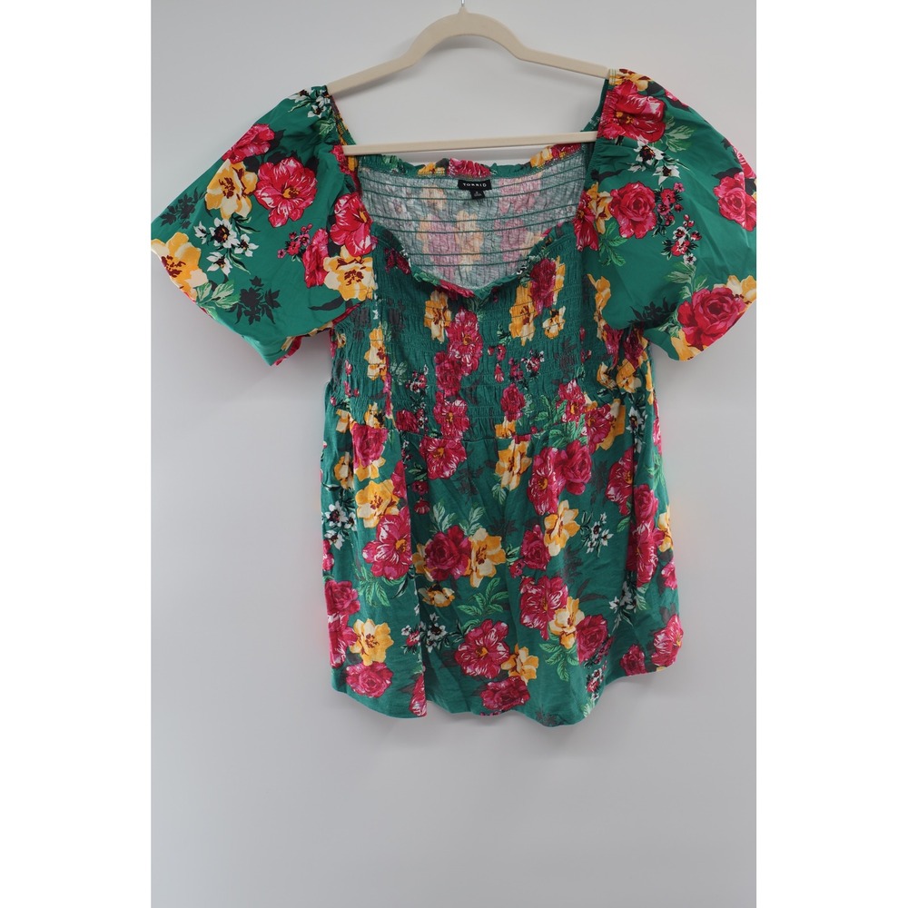 Torrid Size 2 Green Floral Smocked Peasant Blouse Flutter Sleeve